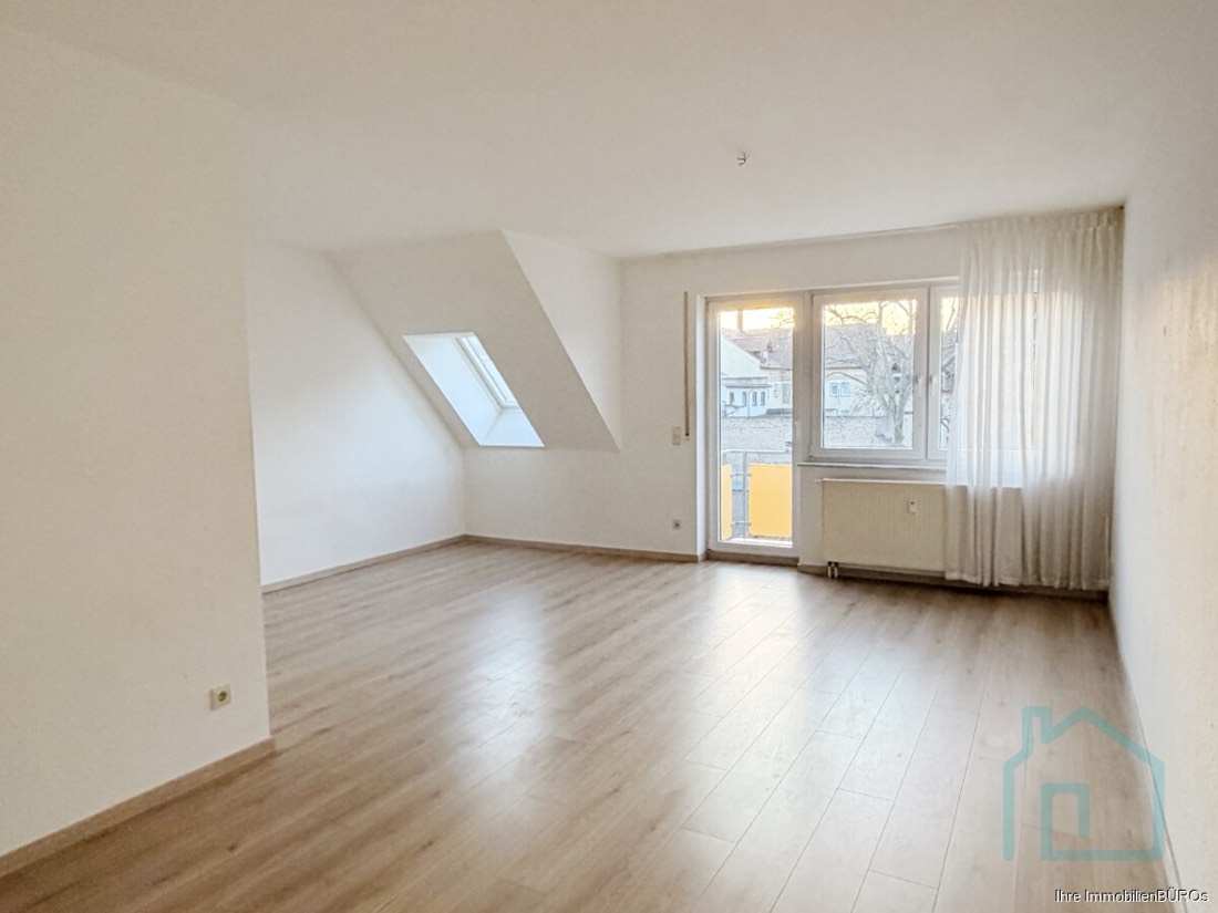 2 Zimmer-Wohnung mit 2 Balkonen wenigen Gehminuten zur Innenstadt und zum Bahnhof