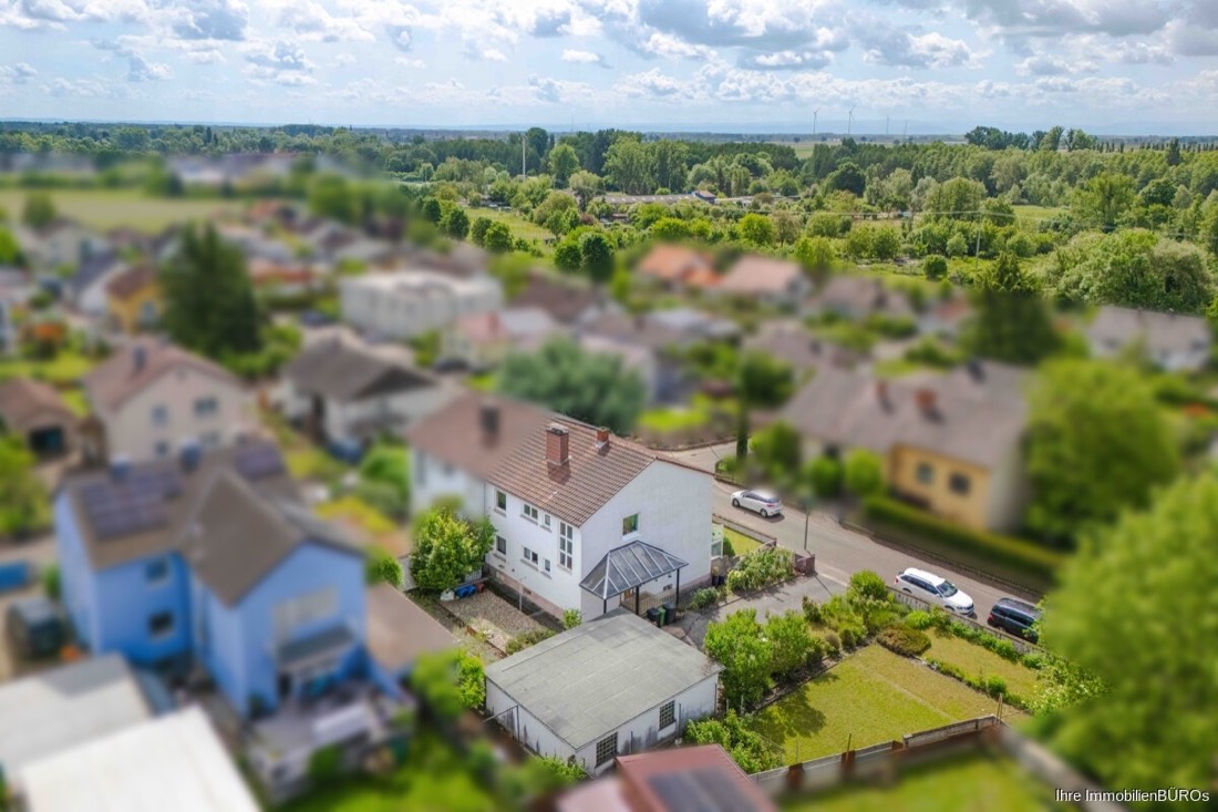Gepflegte Doppelhaushälfte mit großem Garten in ruhiger Wohnlage