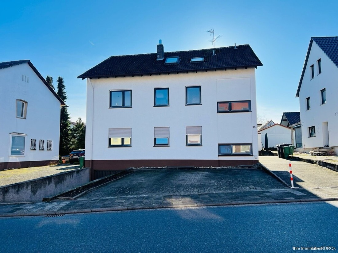 Helle 3-Zimmer-Wohnung mit großem Balkon und Stellplatz