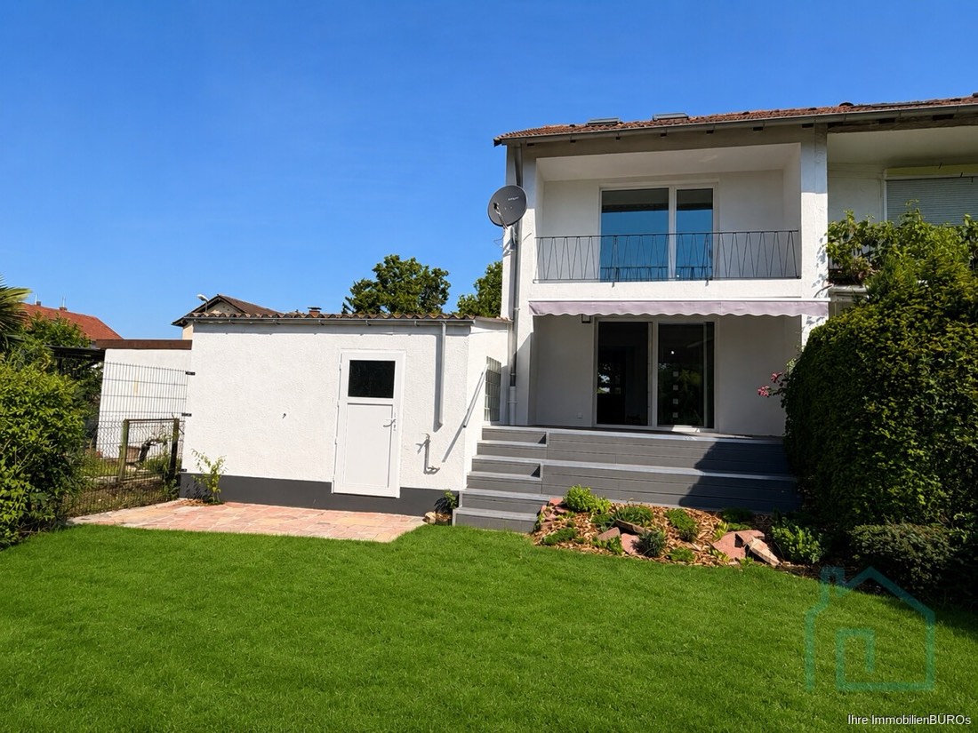 Saniertes Reihenendhaus mit Garten und Garage
