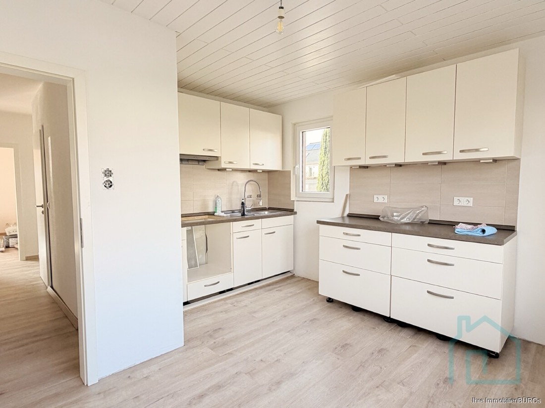 Wohnen im Erdgeschoss eines Zweifamilienhauses mit Terrasse & Gartennutzung